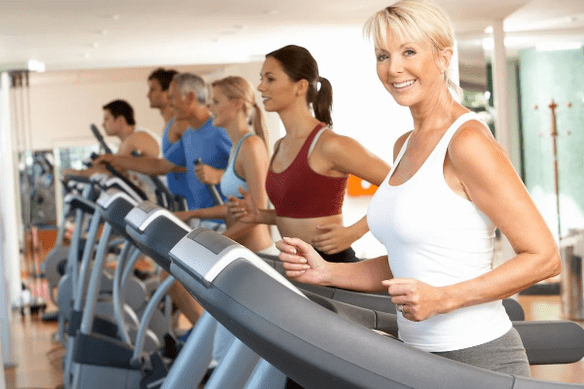 Cardio training on the treadmill can help you lose weight in your stomach and sides