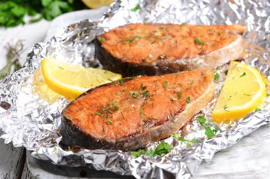Foil-cooked fish for your favorite diet